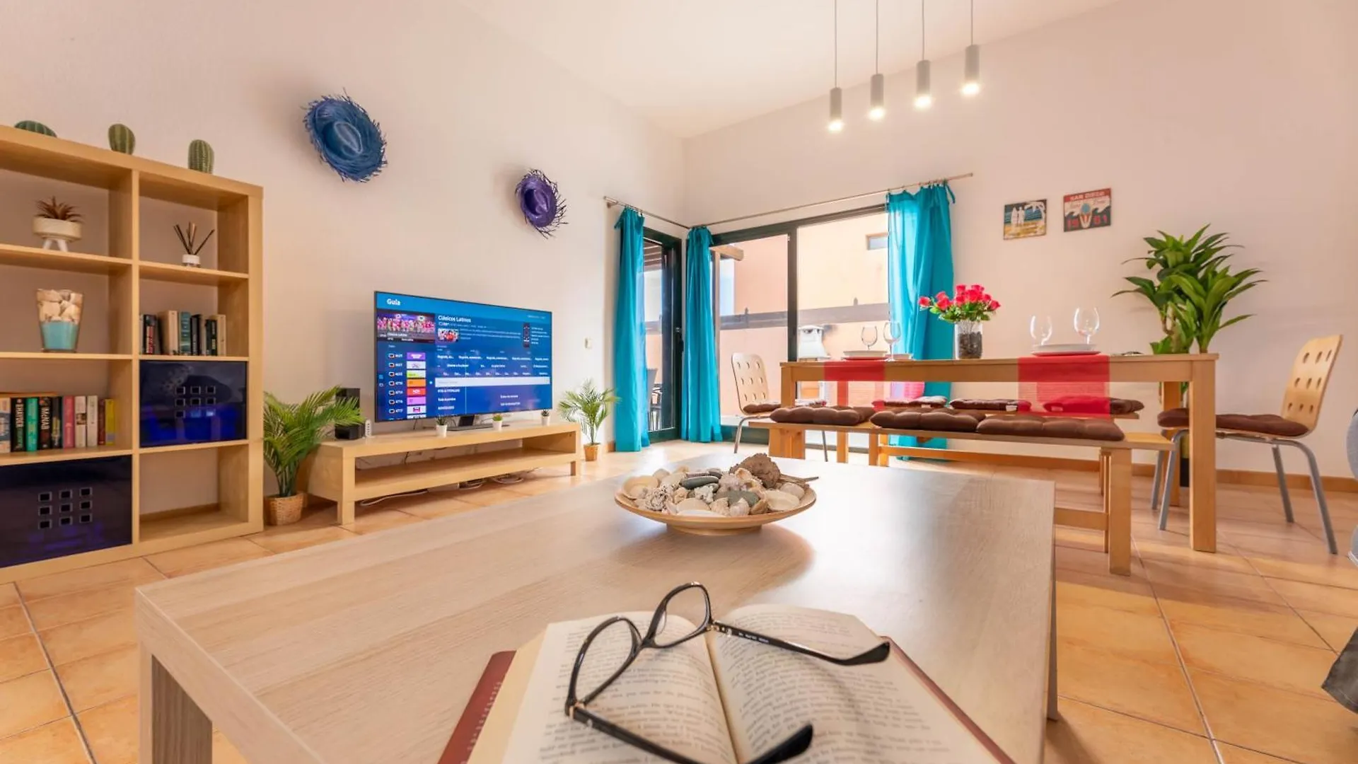 Ferienhaus Sunrise Surf House, Big Garden, Hot Tub, Parking, Super-Fast Free Wi-Fi