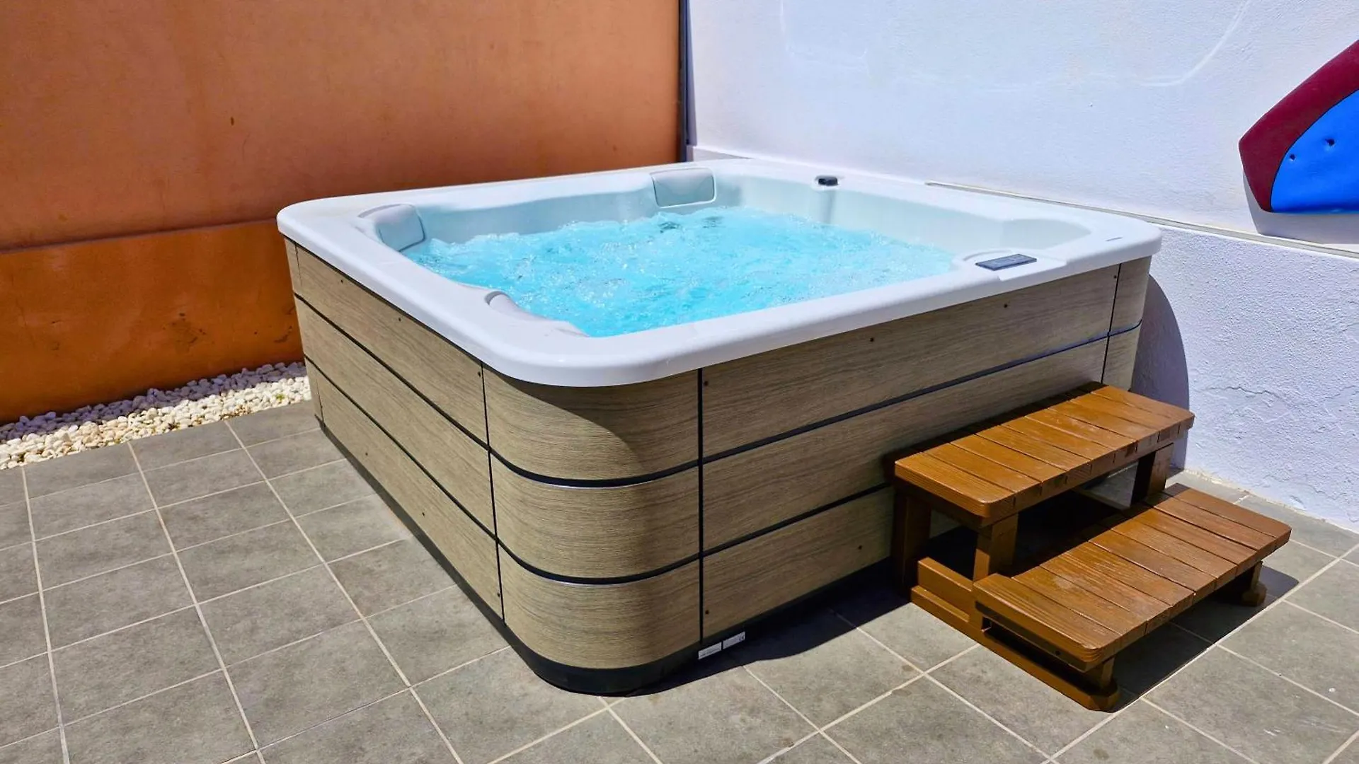 Sunrise Surf House, Big Garden, Hot Tub, Parking, Super-Fast Free Wi-Fi