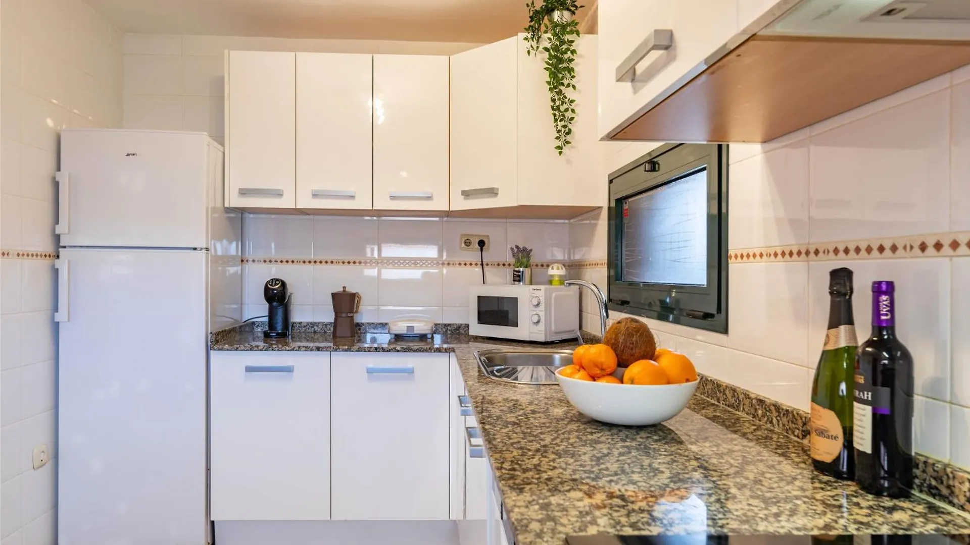 Villa Sunrise Surf House, Big Garden, Hot Tub, Parking, Super-Fast Free Wi-Fi Corralejo 0*,
